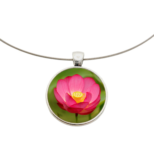 Collier argenté pendentif cabochon photo fleur lotus rose